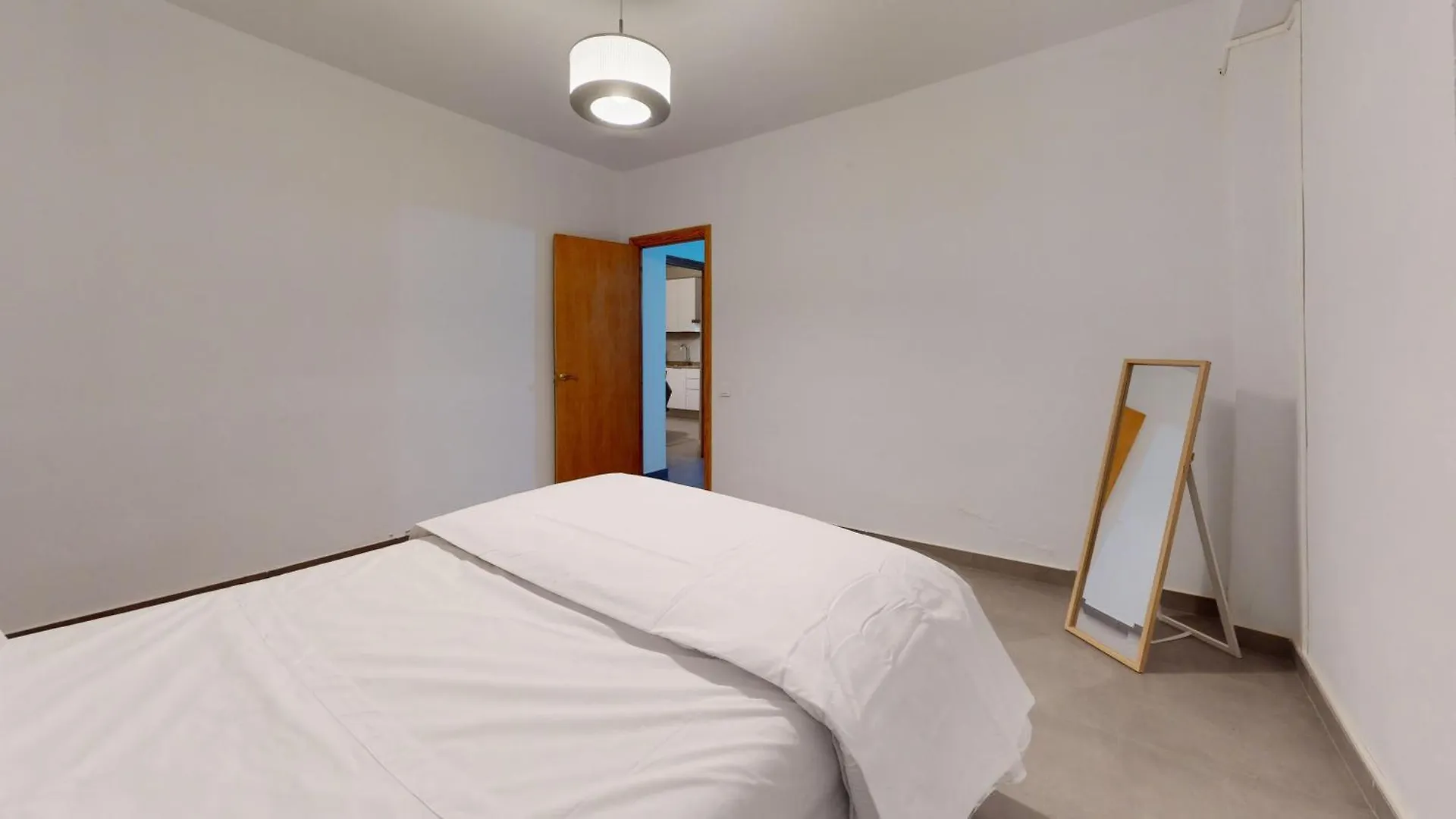 Amplio Apartamento 6Pax Facil Aparcamiento La Canada 0*,  Spain